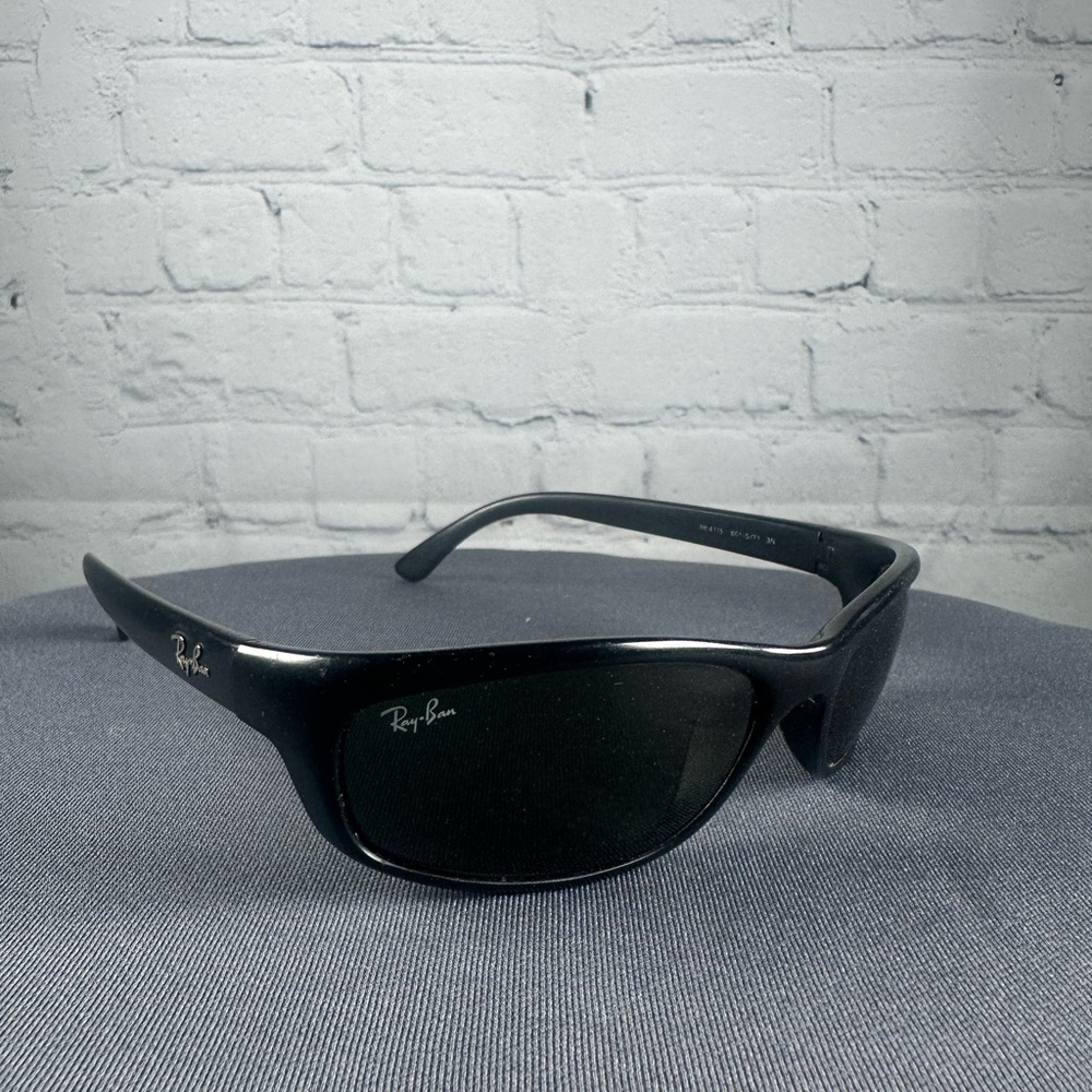 Ray-Ban Classic Black Wrap Sunglasses